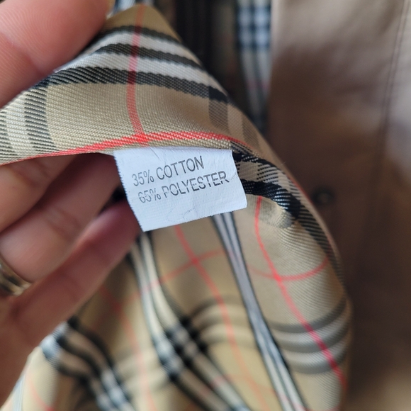 Tan Burberry VTG Women's Trench Coat  Size M Zip Buttons Tan Long Sleeve No Hood - Picture 8 of 16